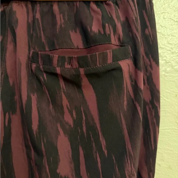 lululemon athletica Women's Joggers - Picture 8 of 8